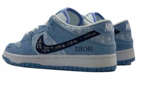 Nike SB Dunk Low x Dior голубые с белым замшевые женские (35-39)